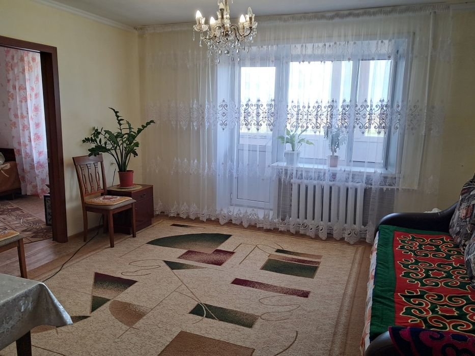 Продам 3-комнатную квартиру. Цена договорная.