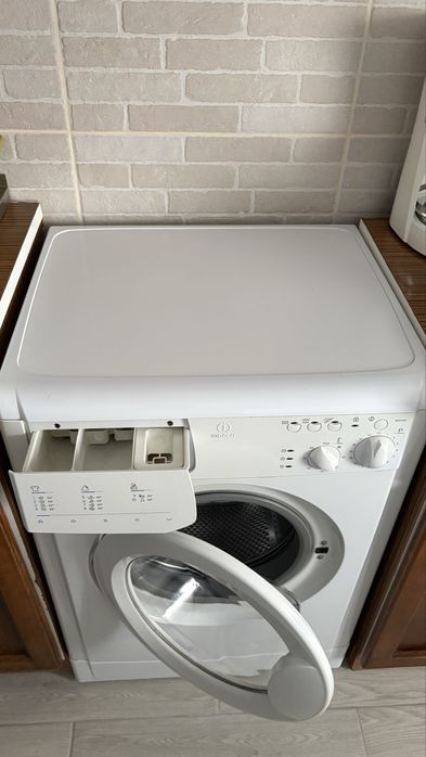 Masina de spalat rufe Indesit WIA102