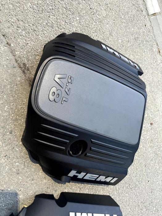Капак за двигател HEMI 5.7