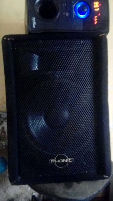 boxa de 300w foarte buna