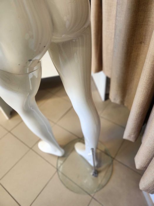 Продавам или заменям за Дамски Мъжки манекен за дрехи