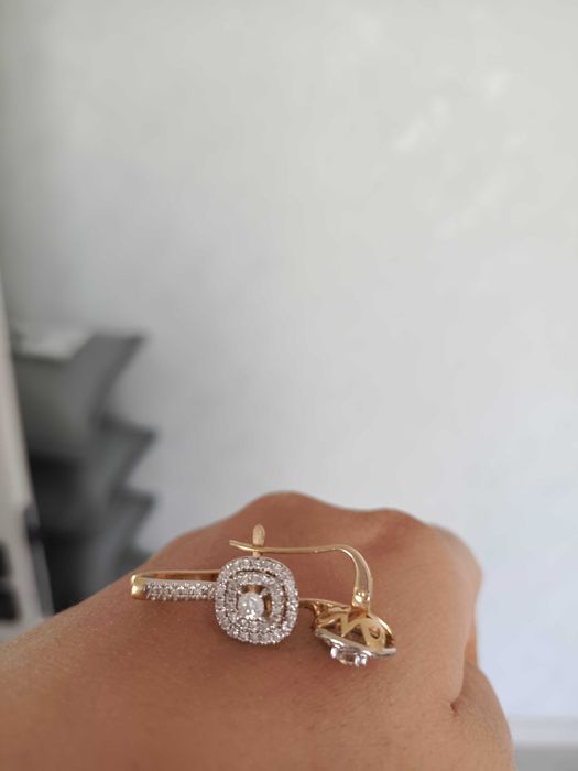 Серьги новые с чистыми бриллиантами