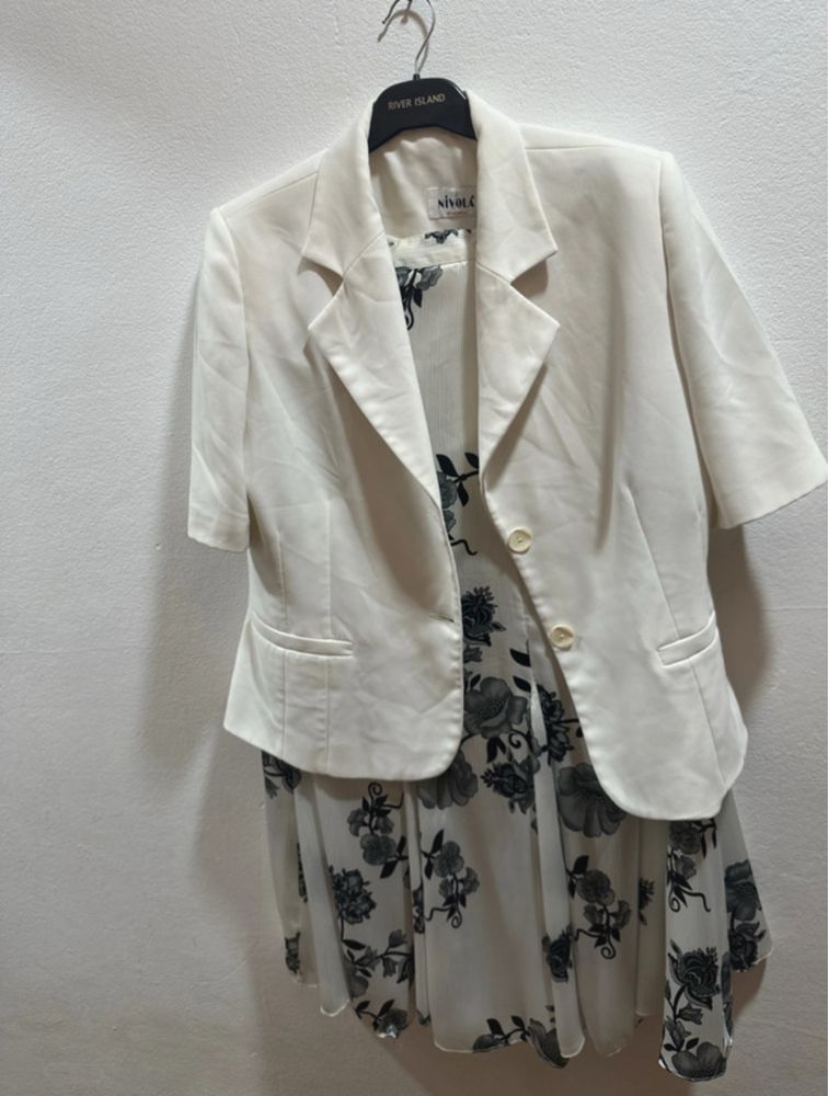 Costum din matase de dama