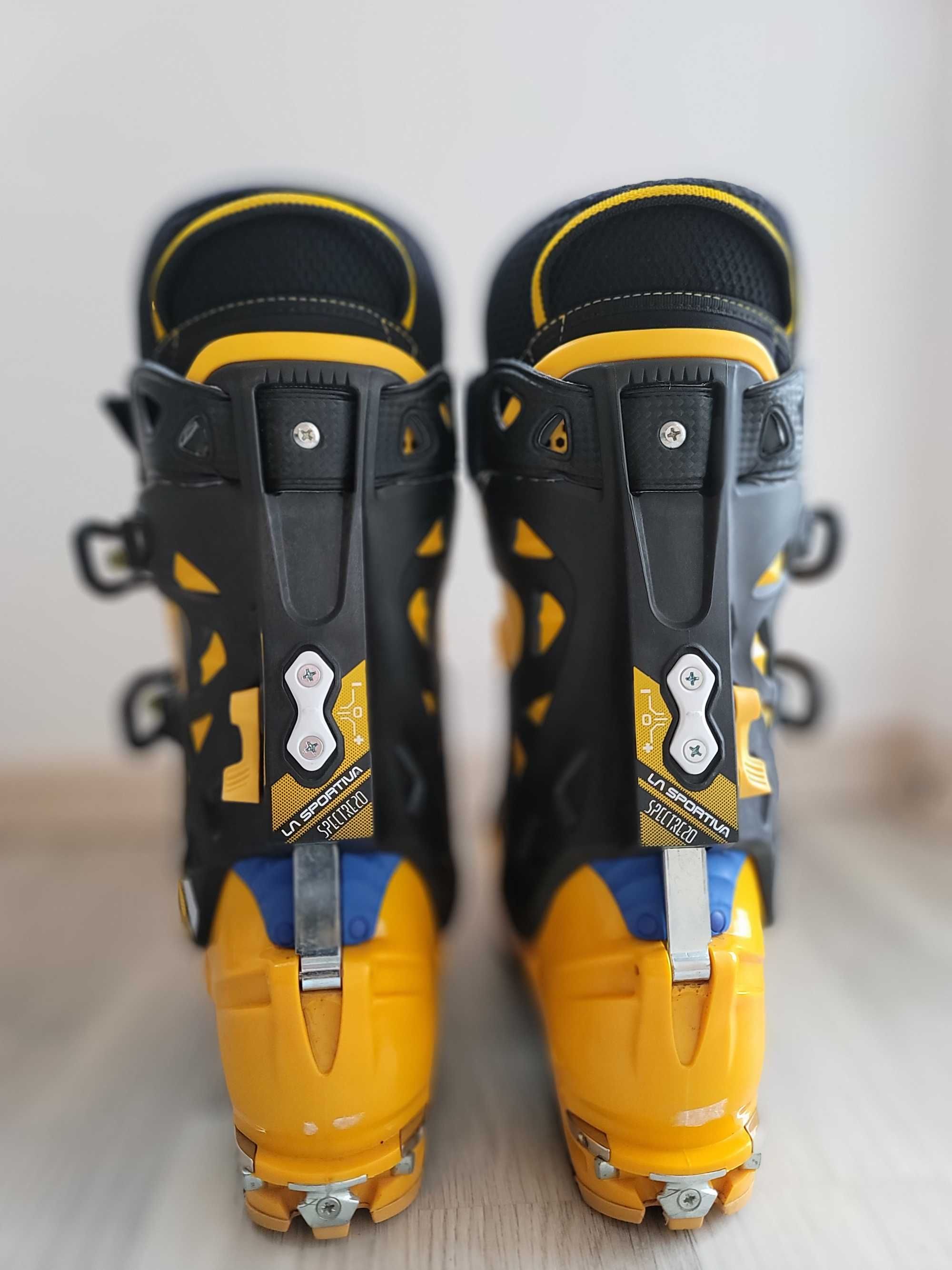 Clapari de tura La Sportiva Spectre 2.0 , mărimea  28.5, carbon