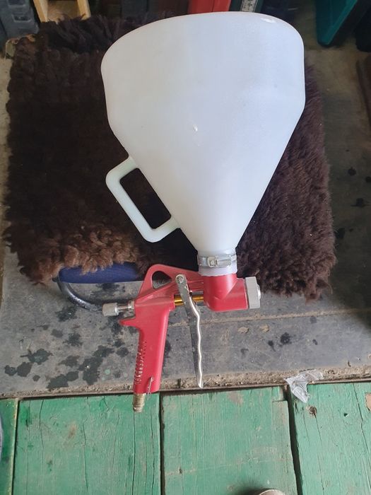 Покрасочный инструмент.