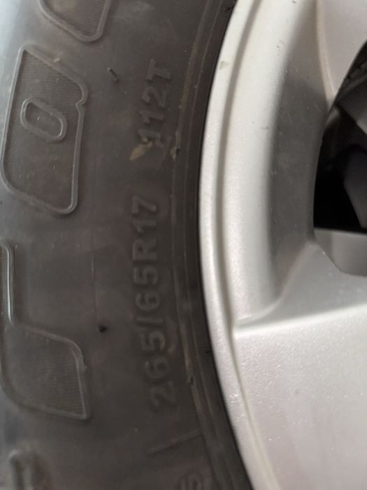 De vanzare anvelope 265/65/R17 cu jante ford ranger