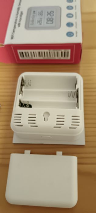 смарт термометър и влагомер с Wi-Fi /този модел е с подсветка