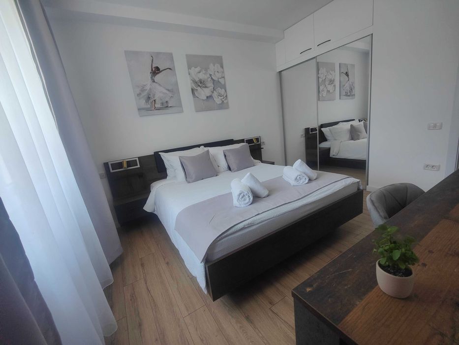 Persoana Fizica inchiriez Ap 3 Camere Faleza Nord - 610 Euro