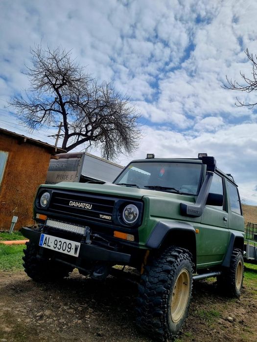 Vand sau schimb Daihatsu Rocky 2.8td,impecabil,4x4 off road 170cp,tu