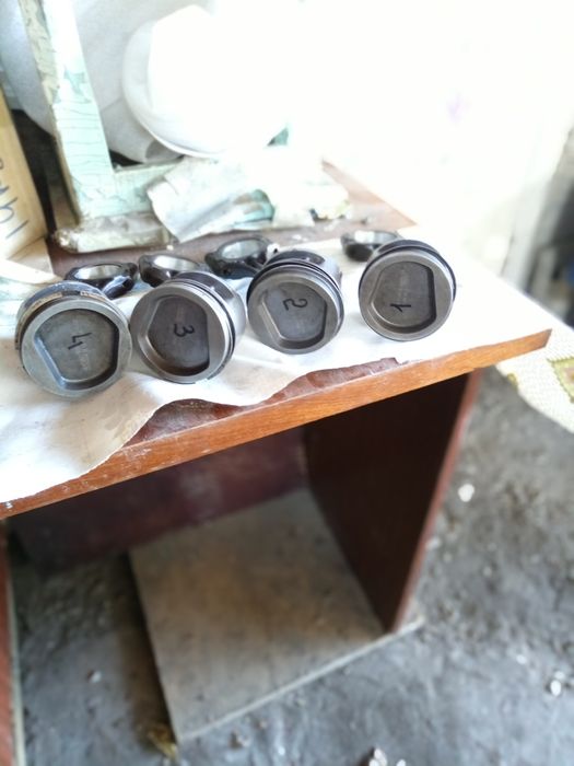 Продам новые поршня на Фольксваген гольф 3