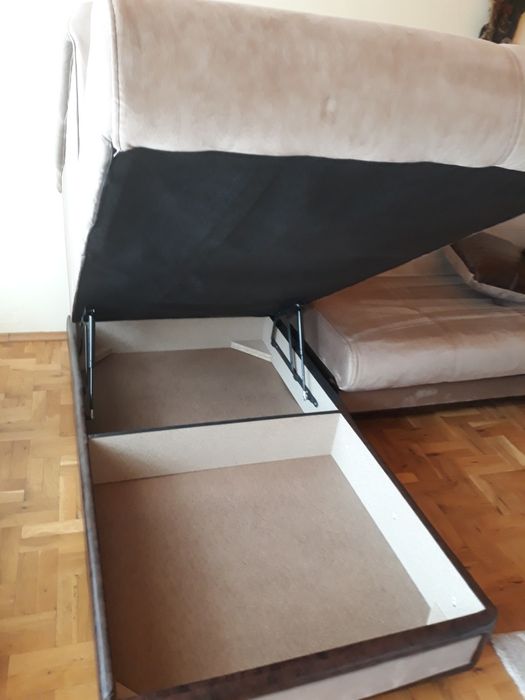 Разтегателен диван