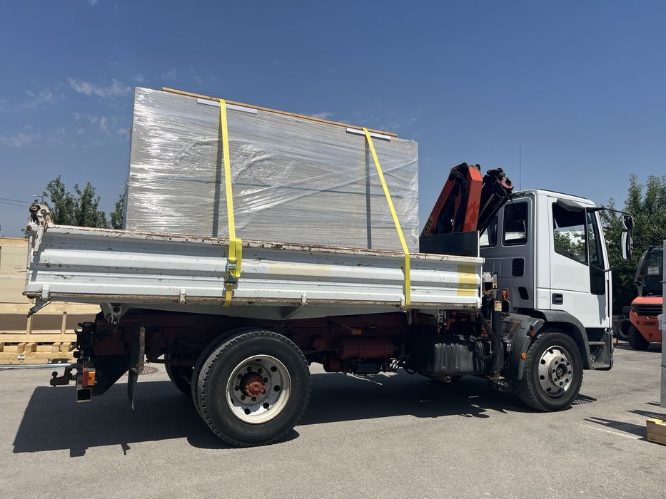 Транспортни услуги със самосвал с кран до 6 тона