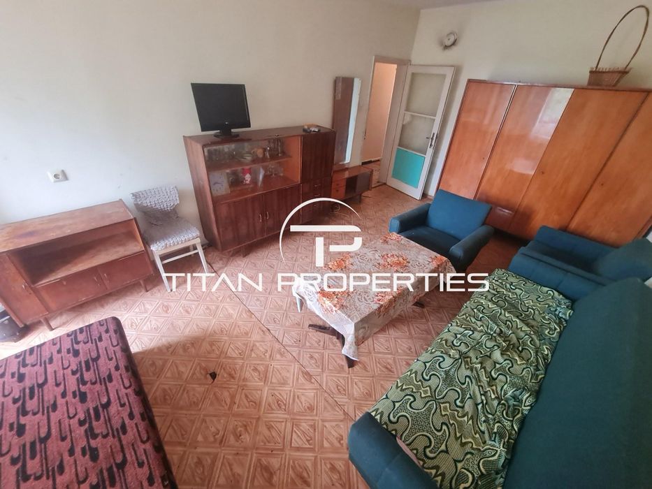 Дава се под наем Тристаен апартамент в Бургас, Лазур - 80 кв.м за 255 € - Снимка #1