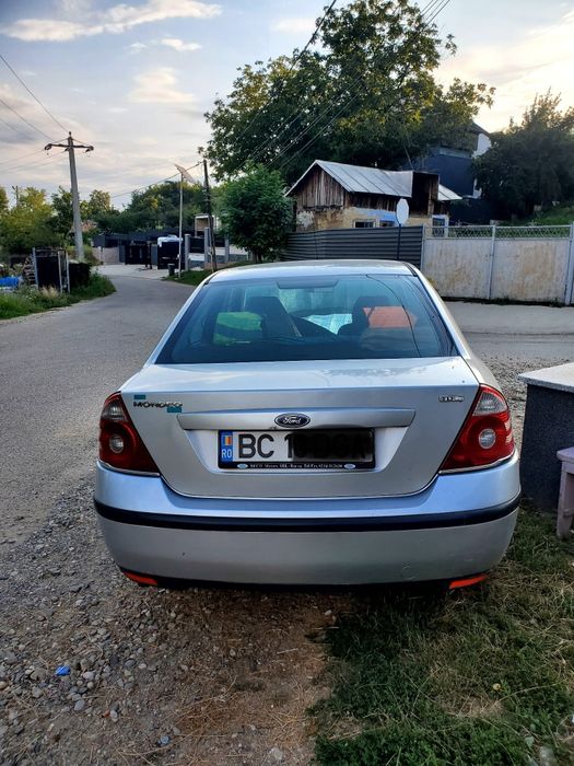 Vând Ford Mondeo