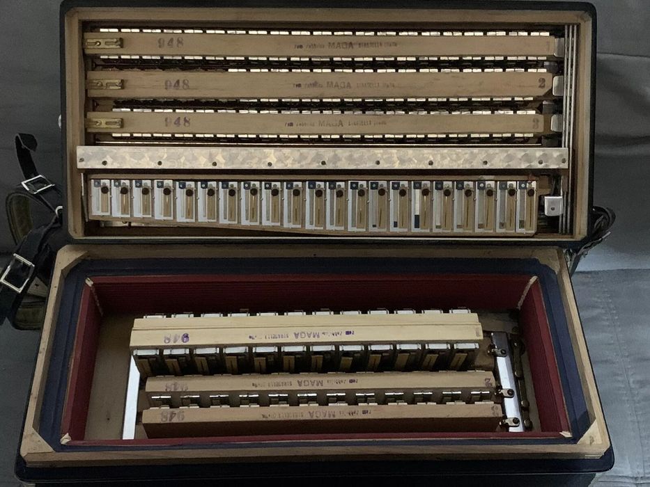 Оригинален италиански акордеон Stradella
