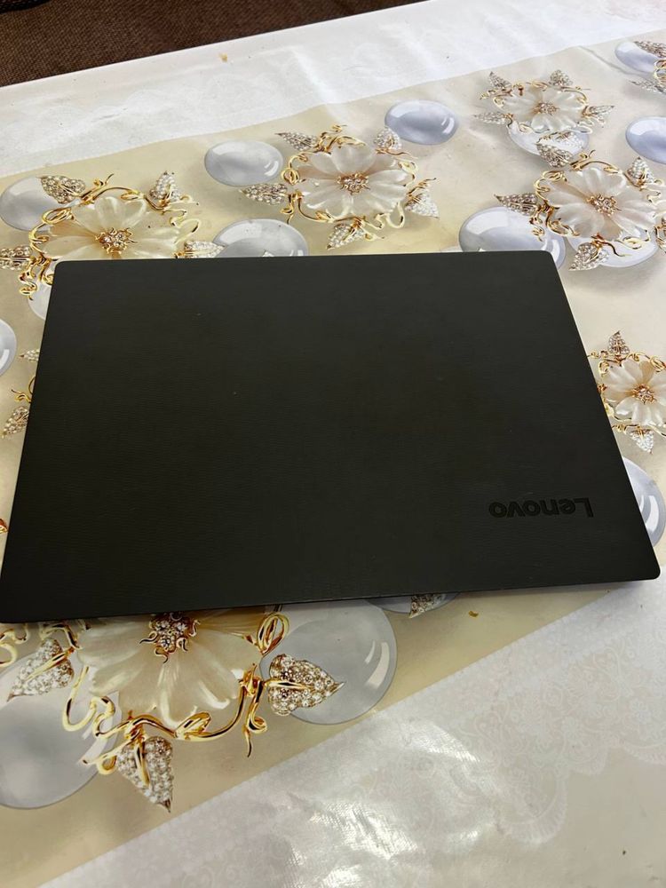 Lenova 256ssd 1tb hdd i3