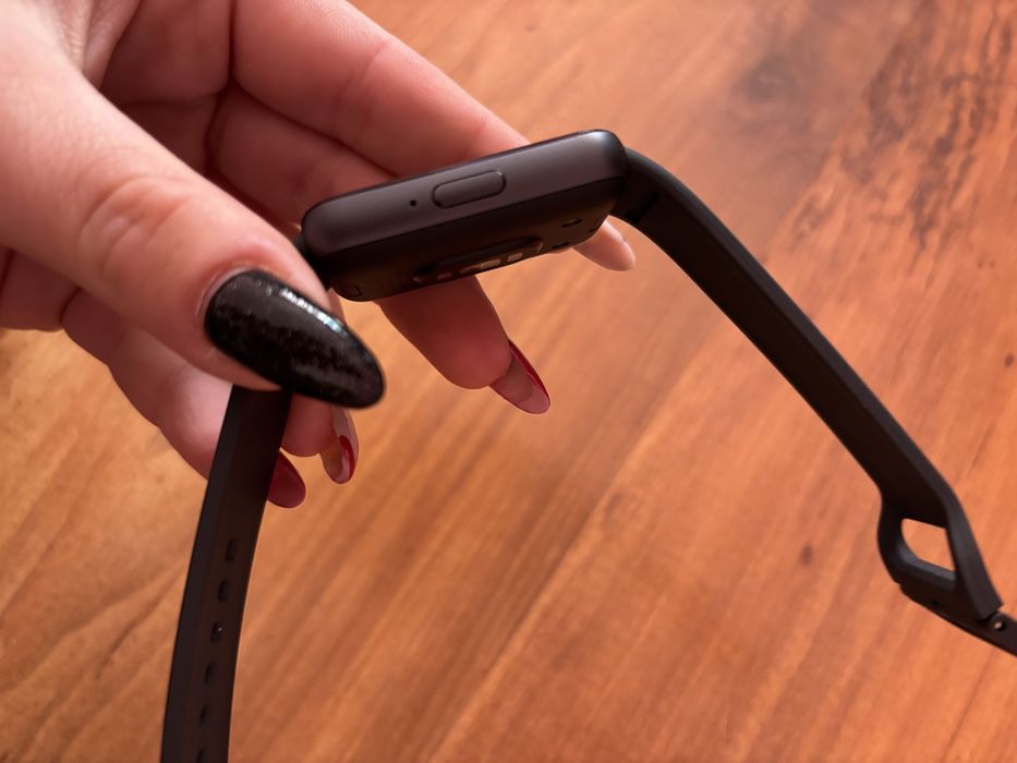 Фитнес часовник Samsung Galaxy Fit 3