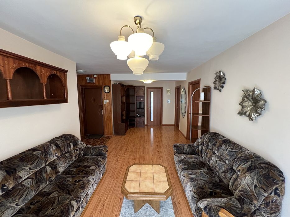 Apartament 3 camere bloc tip vila garaj beci