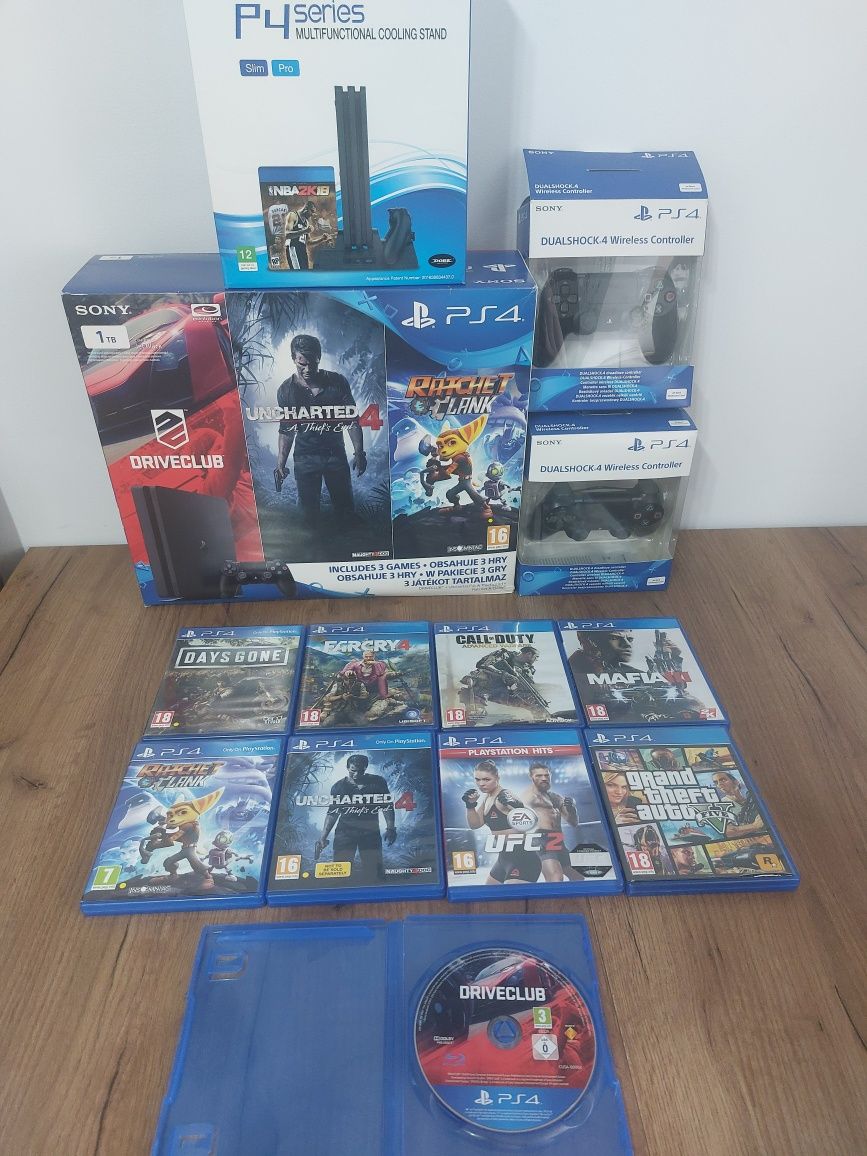 Vând PlayStation 4 Slim 1 TB + 3 manete + 9 jocuri + suport