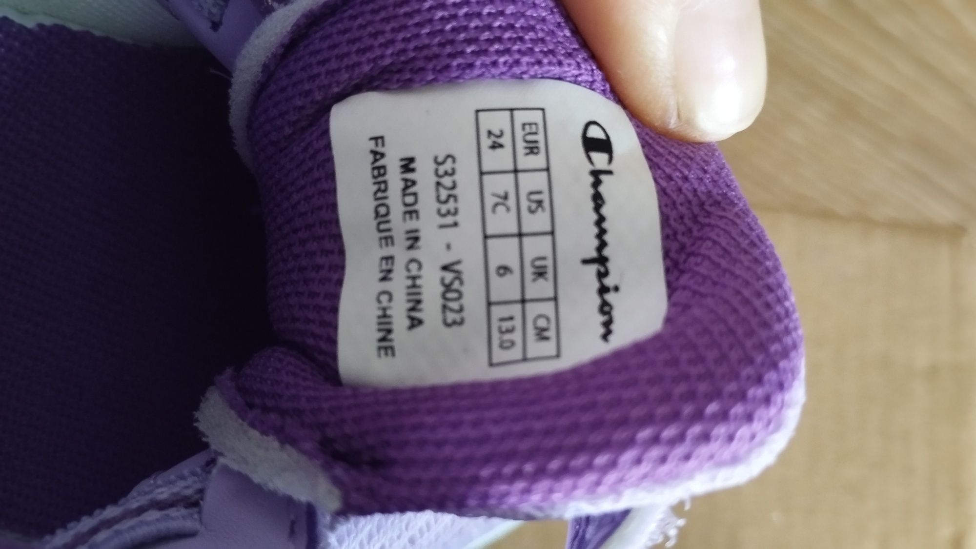 Маратонки и сандали Adidas