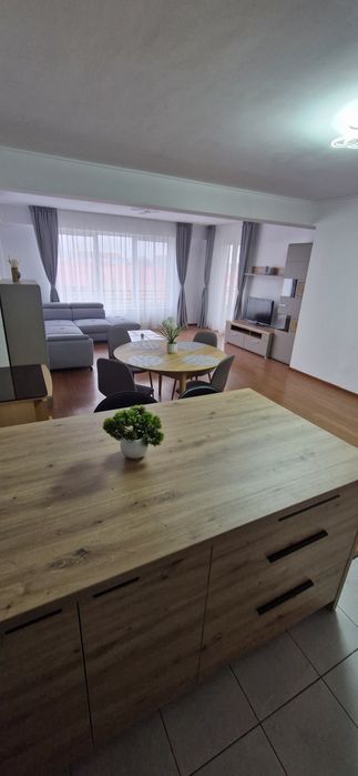 Vând apartament in LUCEAFĂRUL Oradea  2 camere 70 mp