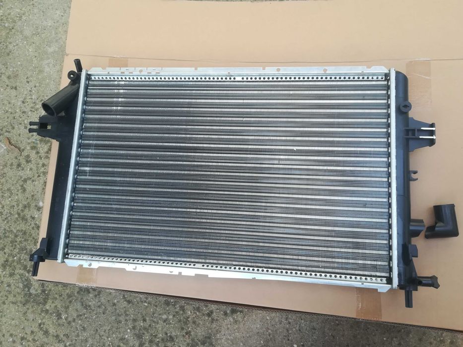radiator Opel Astra G 17 D nou stut rupt 100 lei
