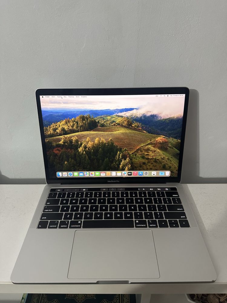 apple Macbook pro 2018/i5/8/256 full box