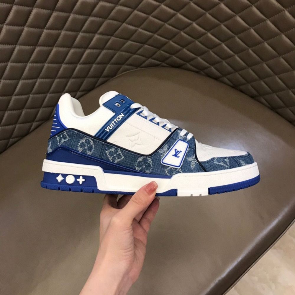 Adidasi Louis Vuitton