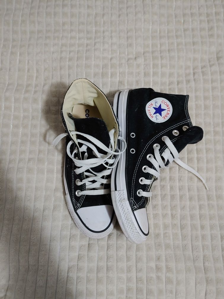 Кецове Converse.