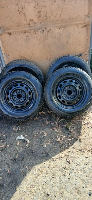 Продам зимнюю резину с дисками