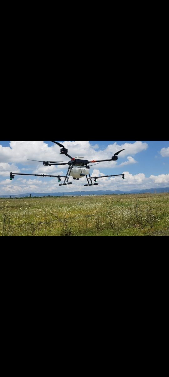 Земеделски Дрон DJI 12 литра