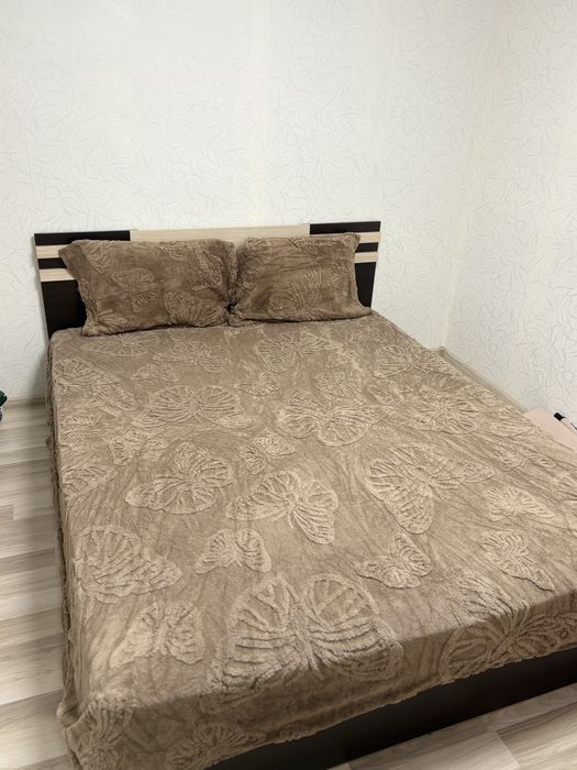 Плюшени чаршафи с ластик и кълъфки