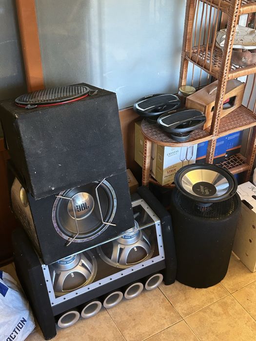 Бас каси авто говорители и усилватели