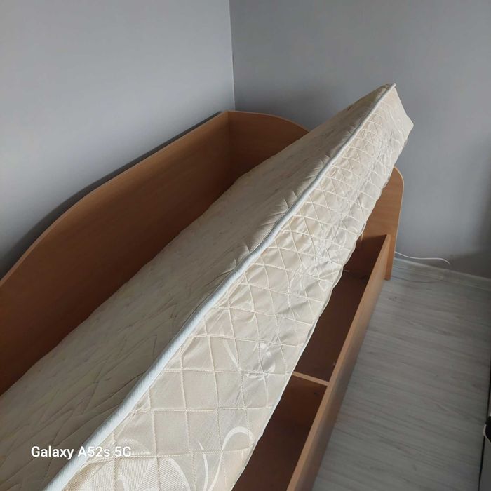 Продавам ъглов диван