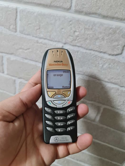 Legendarul Nokia 6310i ca nou + incarcator, functioneaza foarte bine!