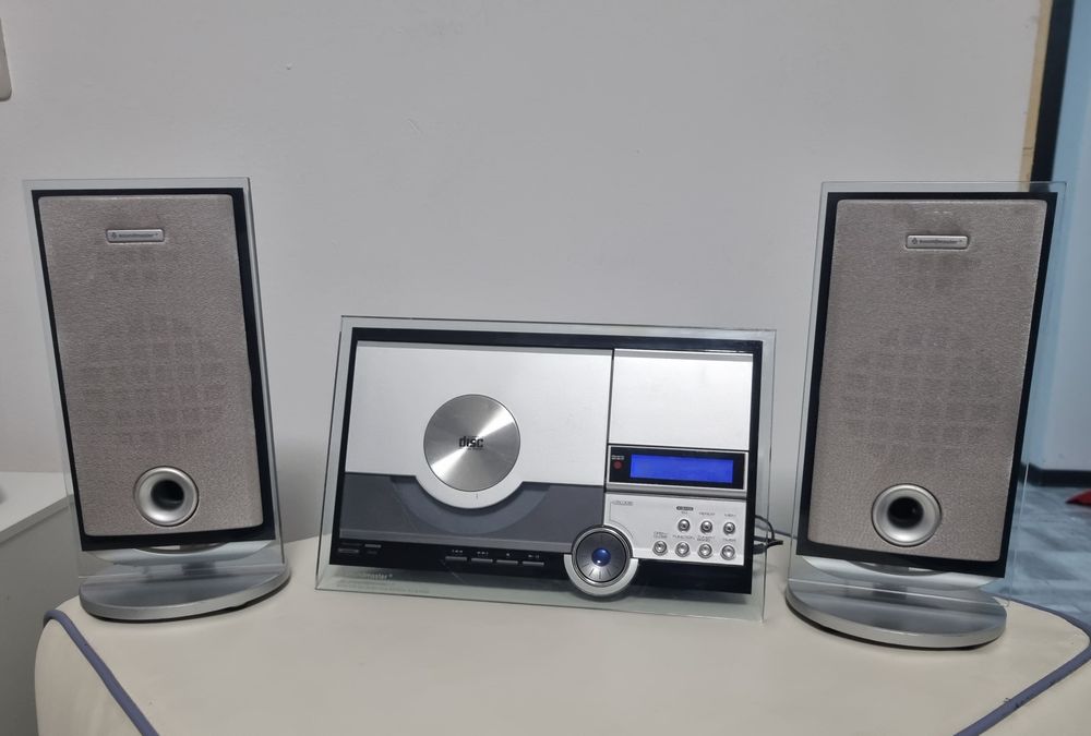 Mini cd cu radio si boxe