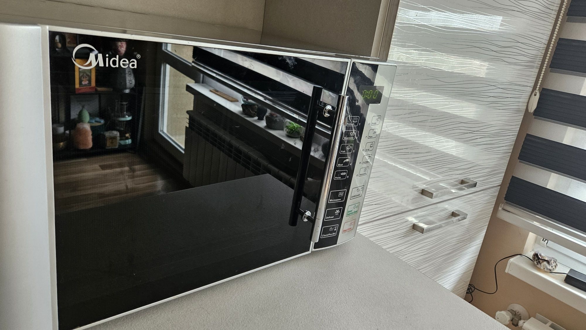 Микровълнова фурна Midea, 28 л, Мощност 1450w/ 1000W, Цифрова, Грил, I