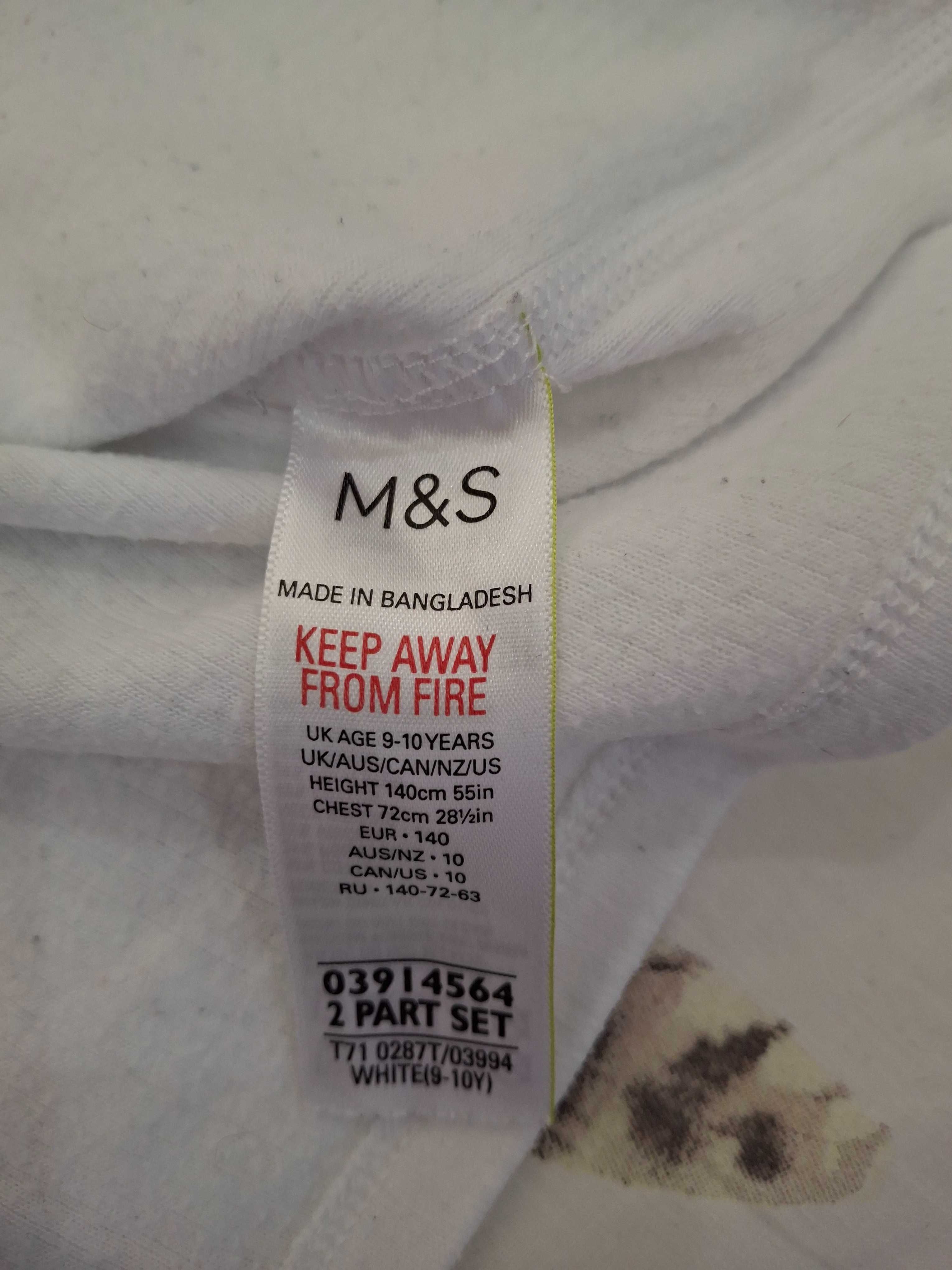 Детска термо тениска,размер 9-10,марката е M&S,купувана от Англия
