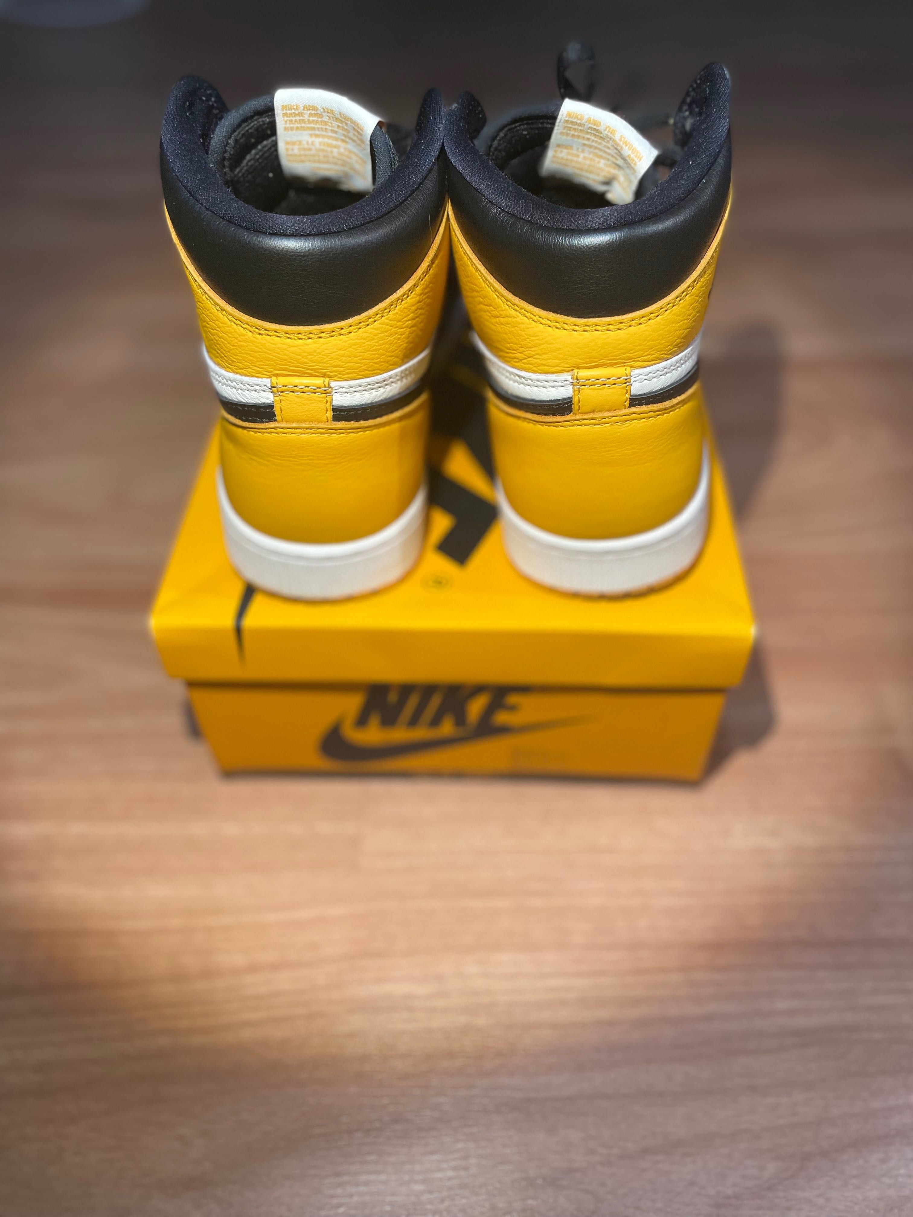 Size 42 EU - Jordan 1 Retro OG High Yellow Toe