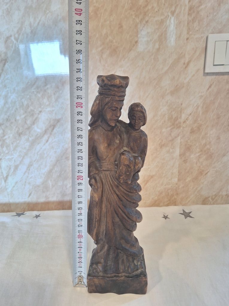 Уникална дърворезба дева Мария и младенеца