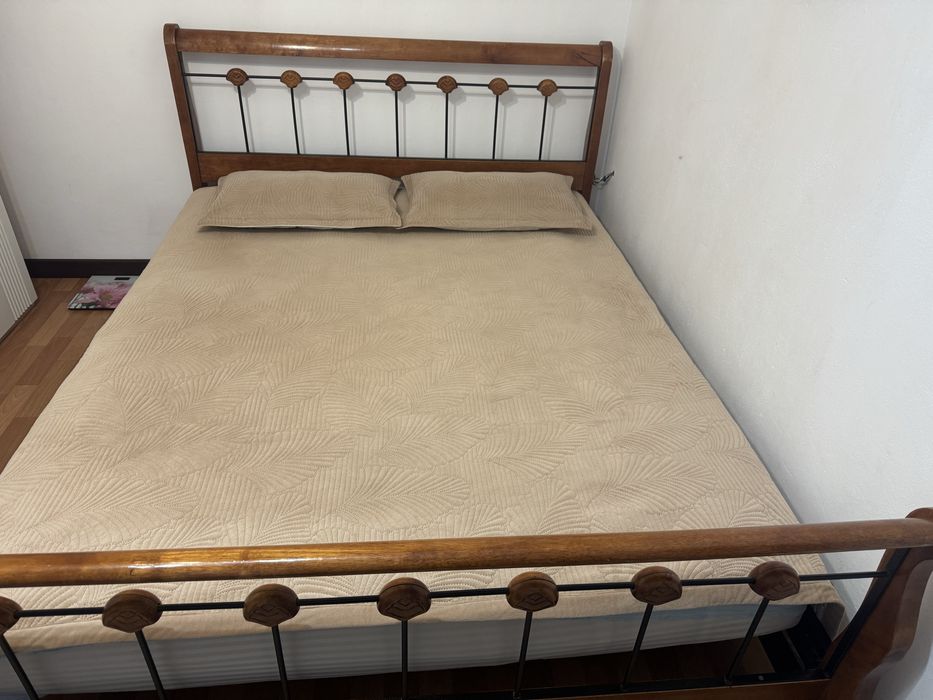 Кровать       Кровать.