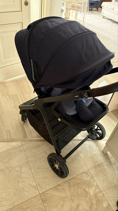 Коляска.        .