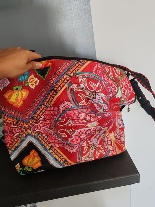 Geanta Desigual inflorata