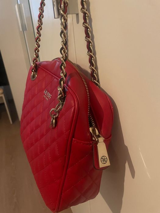 Vând geanta Guess umăr incapatoare