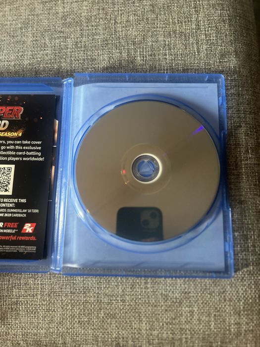 Продавам WWE 2K19 PS4