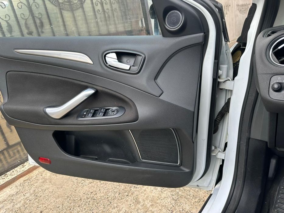 Vând Ford Mondeo MK4