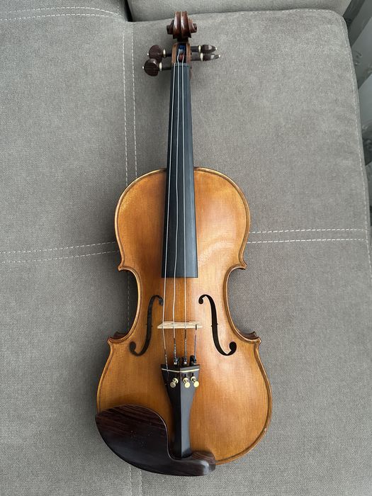 Vioară Stradivarius cu spate întreg