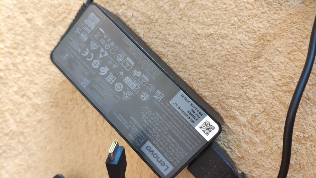 Лаптоп Леново Lenovo T490S тъчскрийн дисплей touchscreen с  windows 11