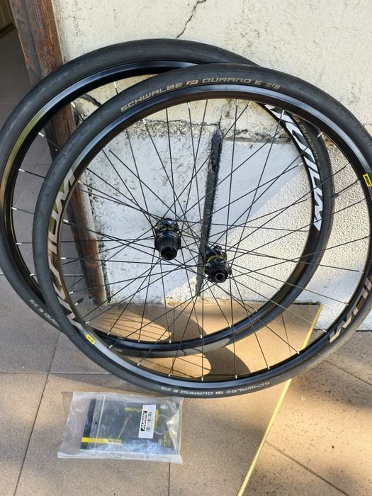 Шосейни/Гравел Капли  MAVIC AKSIUM DISC 700С 12х100  12х142/10х135