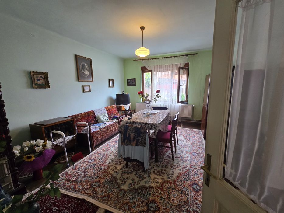 Casa centru / ultracentral  persoana fizica